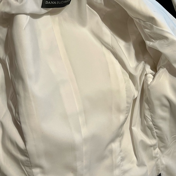 DANA BUCHMAN white Blazer with black ribbon details in waist and front up collar - Picture 8 of 12